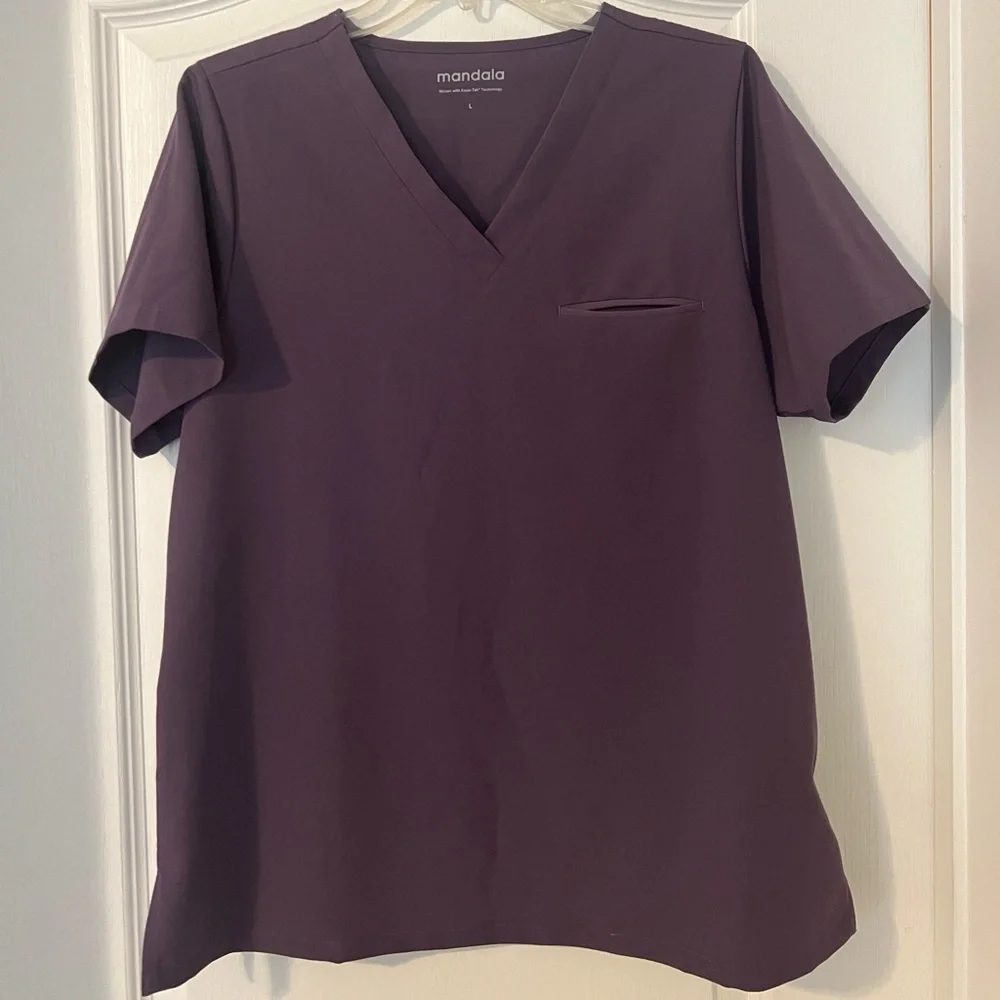 Scrubs Top - Picture 2 of 2